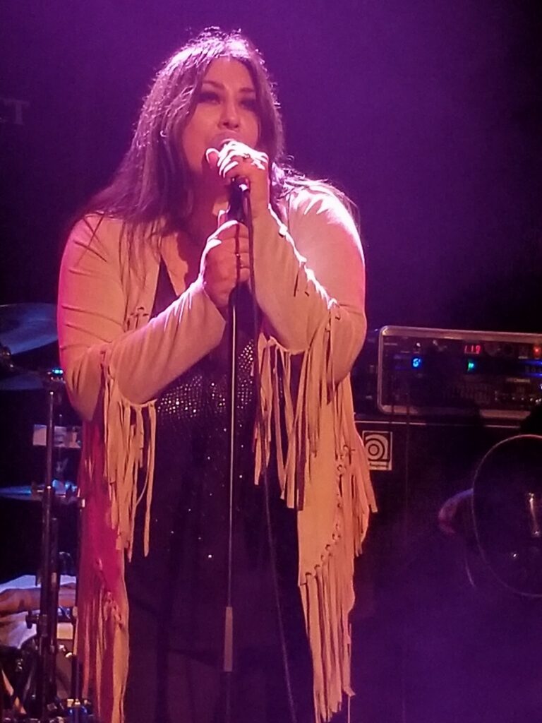 Stephanie Harpe Live